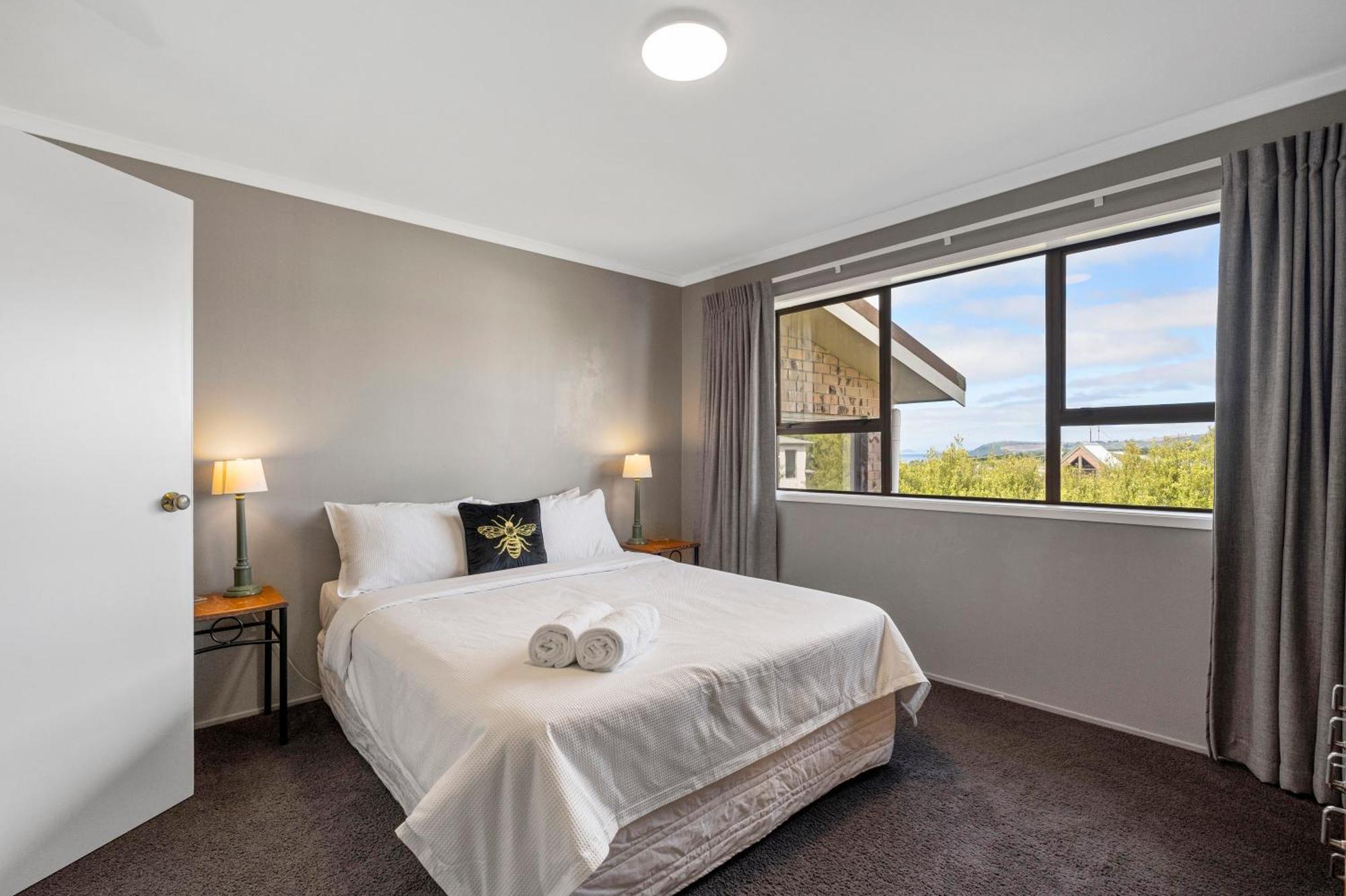 Ngaio Views - Lake Taupo Holiday Home 外观 照片